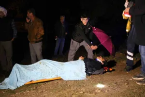 Kastamonu’nun Taşköprü ilçesinde, Sinop’tan gelen turistlerin bulunduğu tur midibüsünün devrilmesi