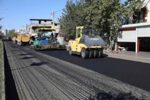 Kayapınar Caddesi’nde asfalt serimine başlayan Diyarbakır Büyükşehir Belediyesi, Kayapınar ilçesinde