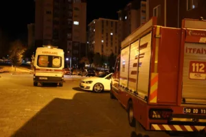 Nevşehir’de kayınbabasını yaralayan genç, daha sonra kendi evinin penceresine çıkarak
