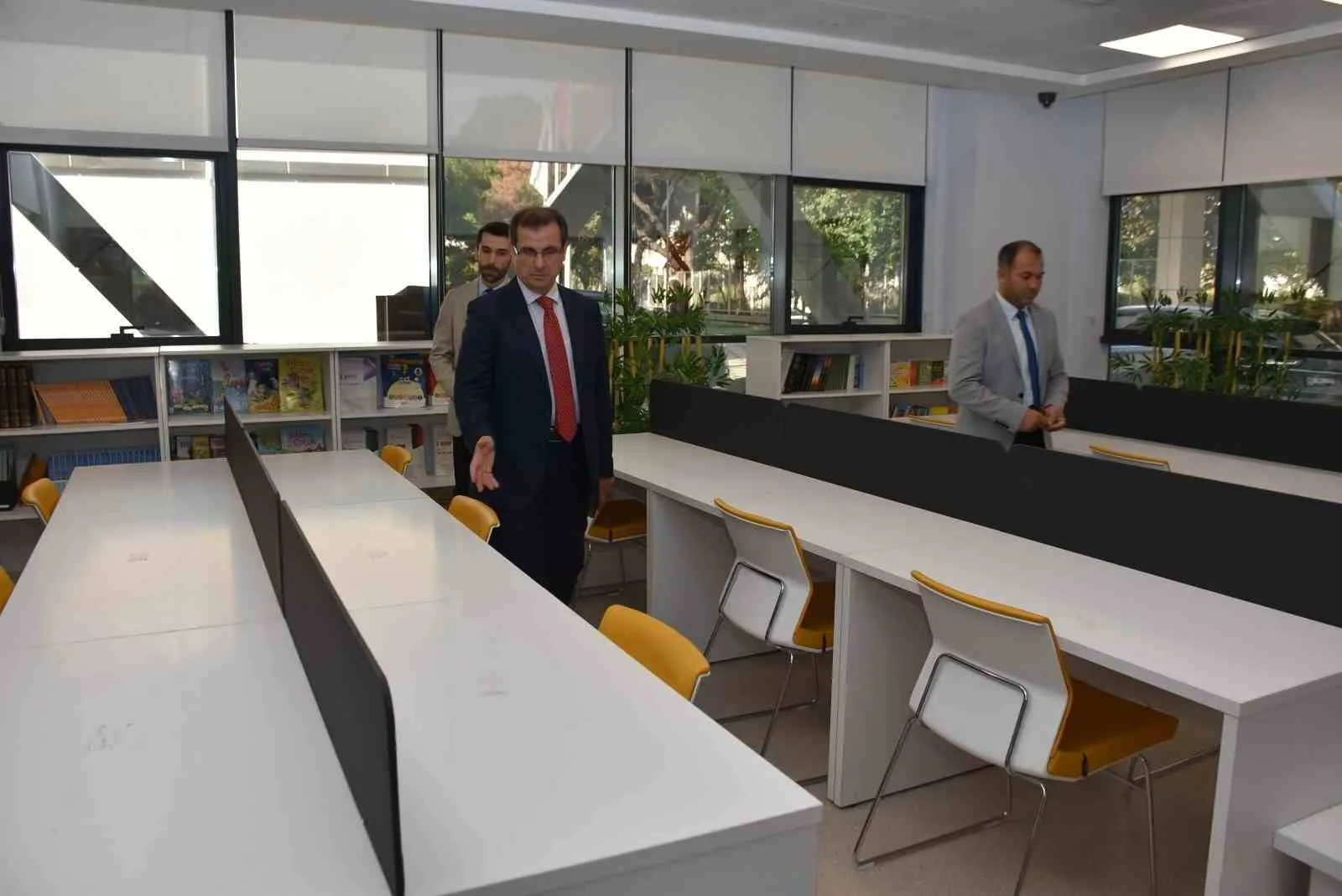 Manisa’nın Salihli Kaymakamı Ali Güldoğan, ilçede sporun gelişimine katkı sağlayan