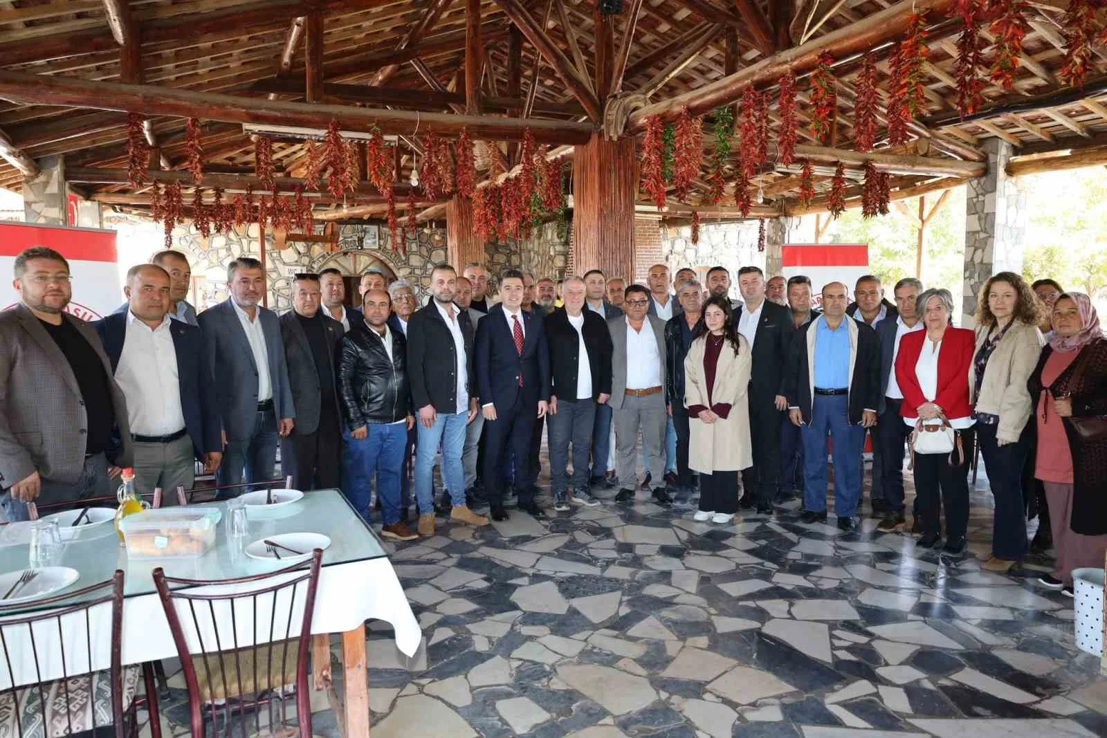 Aydın’ın Karacasu ilçesinde Kaymakam Mehmet Gündoğdu ve Belediye Başkanı Mustafa