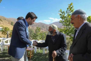 Bingöl’ün Genç ilçesinde Kaymakam Muhammet Güzel, vatandaşlarla bir araya geldi.