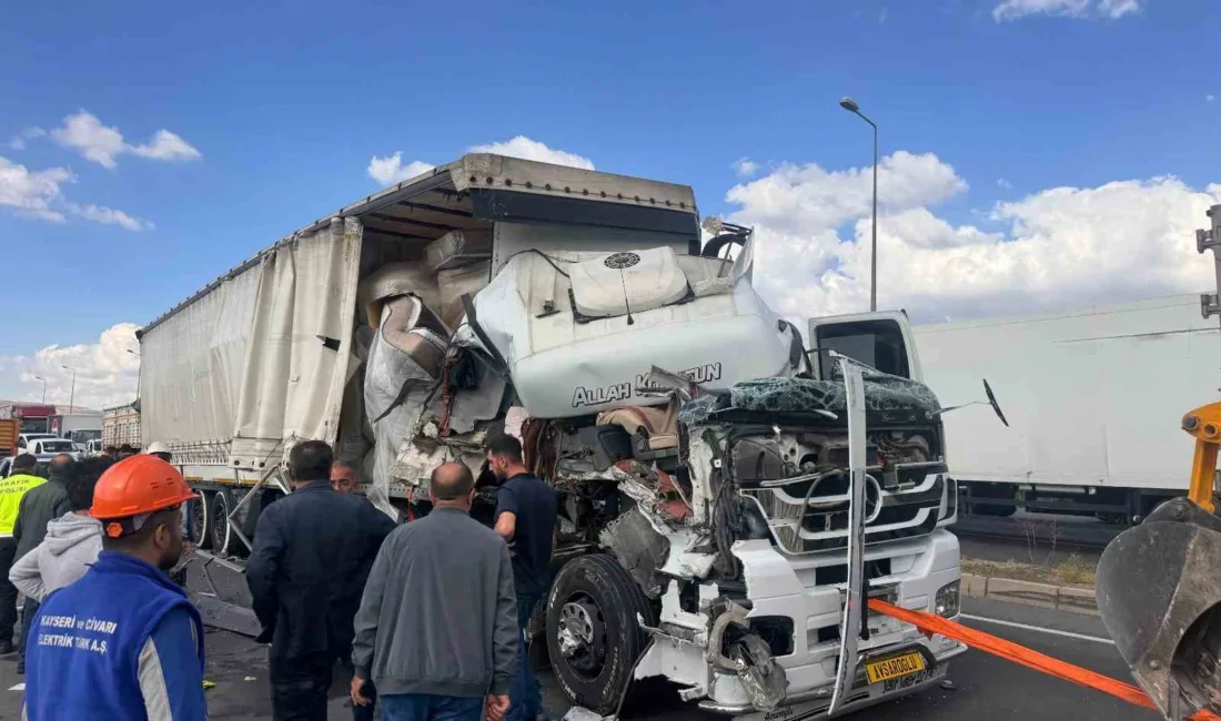 Kayseri’nin Kocasinan ilçesinde tır, kamyon ve otomobilin karıştığı zincirleme trafik