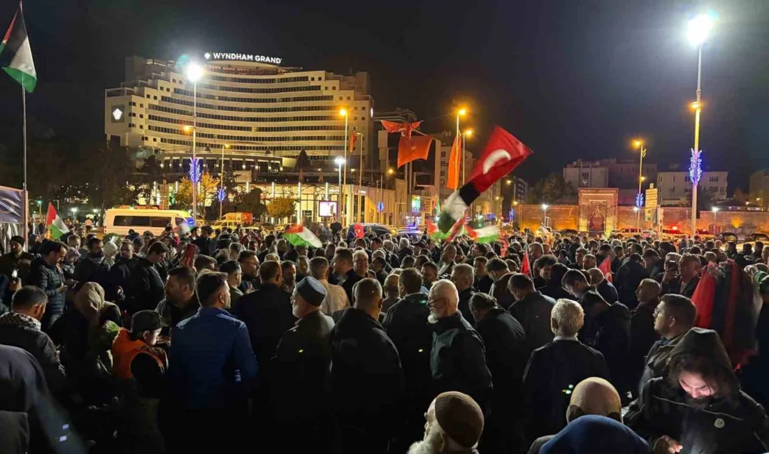 Kayseri’de vatandaşlar İsrail ordusunun Filistin’e yardım götüren Sumud Filosu’na müdahalesine