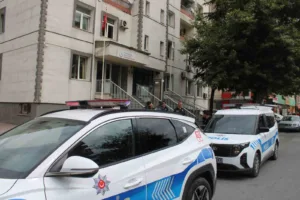 Kayseri’nin Melikgazi ilçesinde aile sağlığı merkezinde hastalar arasında çıkan sıra