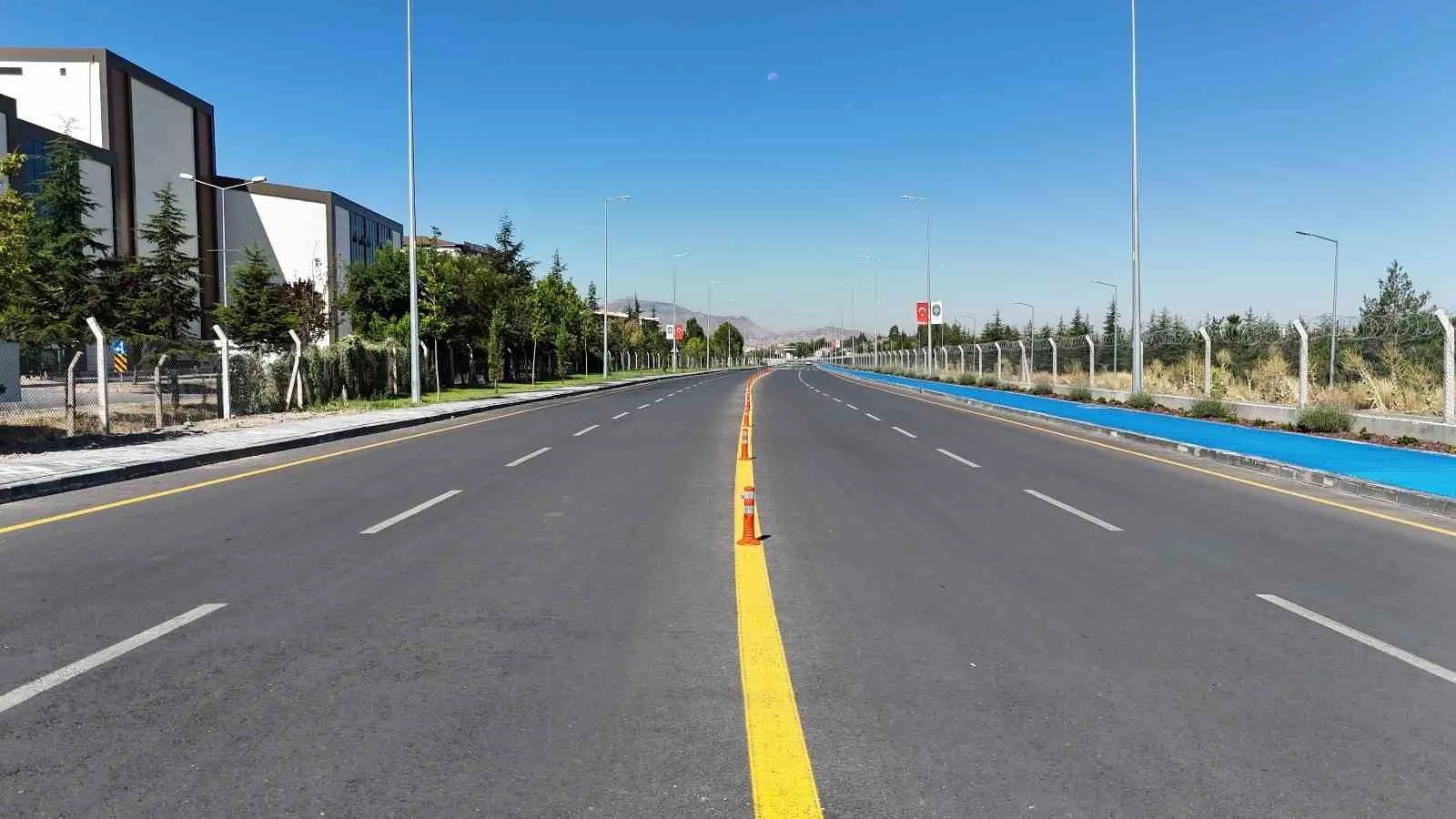 Ulaşımda hizmet atağını sürdüren Melikgazi Belediyesi, Kayseri’de trafiği rahatlatmak ve