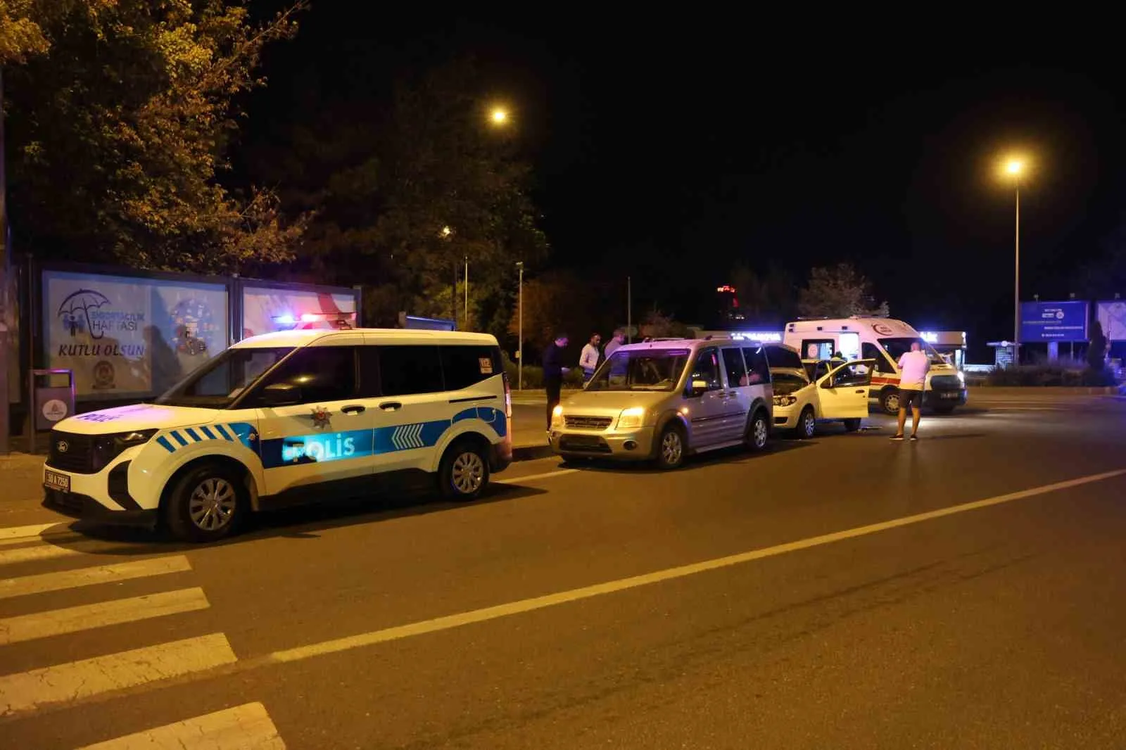 Nevşehir’de otomobil ile hafif ticari araç çarpıştı. Otomobilde bulunan sürücü