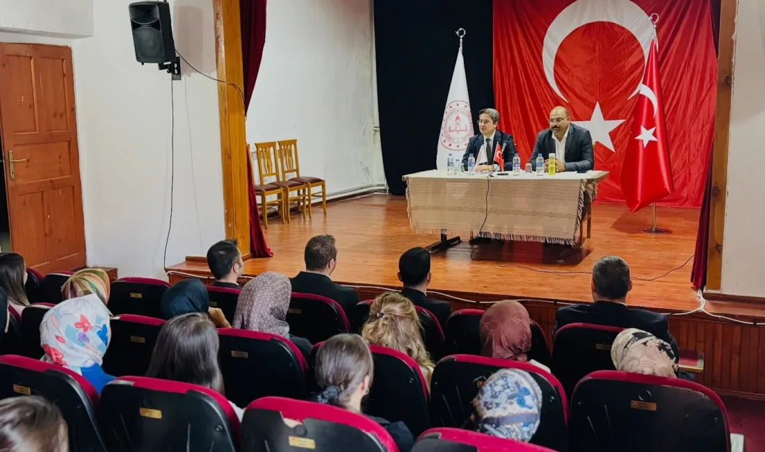 Erzincan’ın Kemaliye ilçesinde Kaymakam Emirhan Arıkan başkanlığında yeni eğitim-öğretim yılı