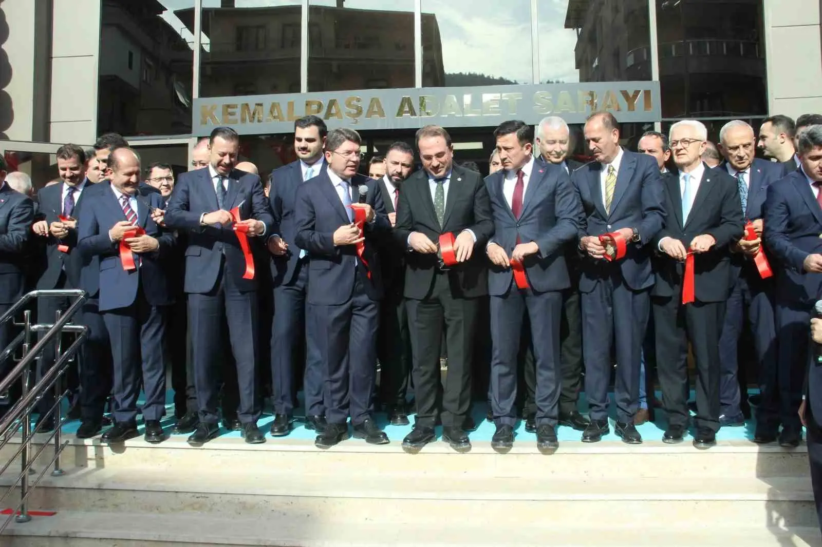 Adalet Bakanı Yılmaz Tunç, İzmir’de Kemalpaşa Adalet Sarayı açılış ve