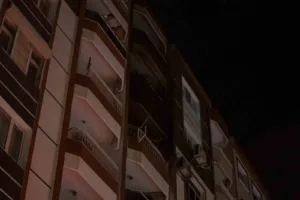 Manisa’nın Şehzadeler ilçesinde kavga ettiği eşinin karakola gidip kendisinden şikayetçi