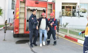 Kepez Belediyesi’nin düzenlediği deprem, yangın ve tahliye tatbikatı gerçeğini aratmadı.