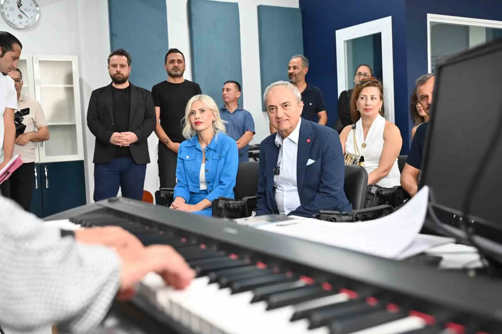 Kepez Belediyesi tarafından Şehit Celal Özcan Anadolu Lisesi yönetiminin talebi