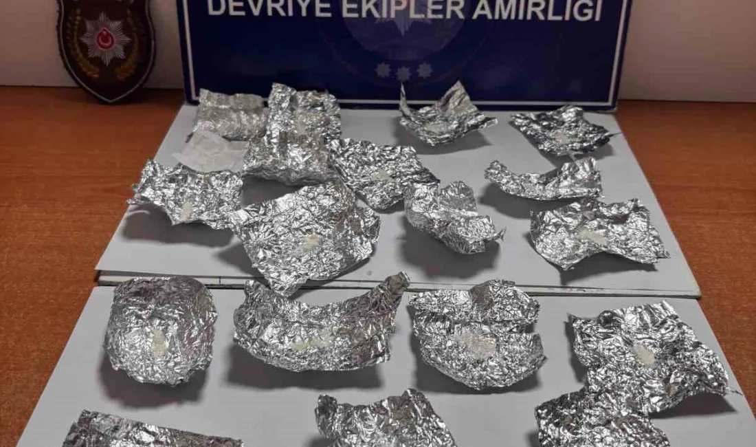 Edirne’nin Keşan ilçesinde, polisin yaptığı üst araması sonucu üzerlerinden uyuşturucu