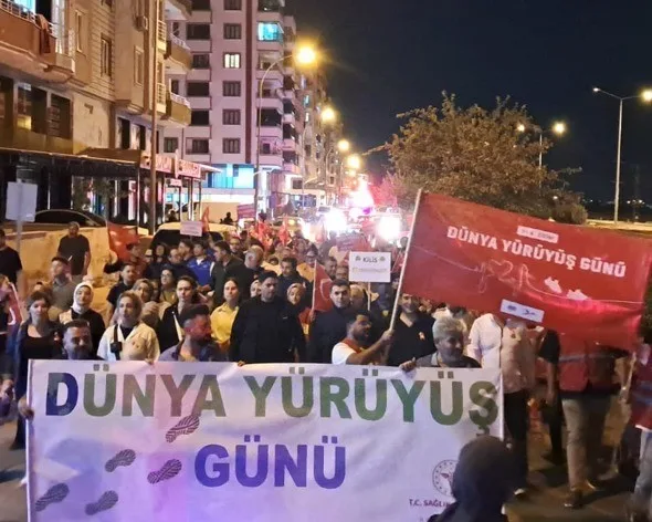 Kilis’te Dünya Yürüyüş Günü kapsamında düzenlenen etkinlikte vatandaşlar, aileleriyle birlikte