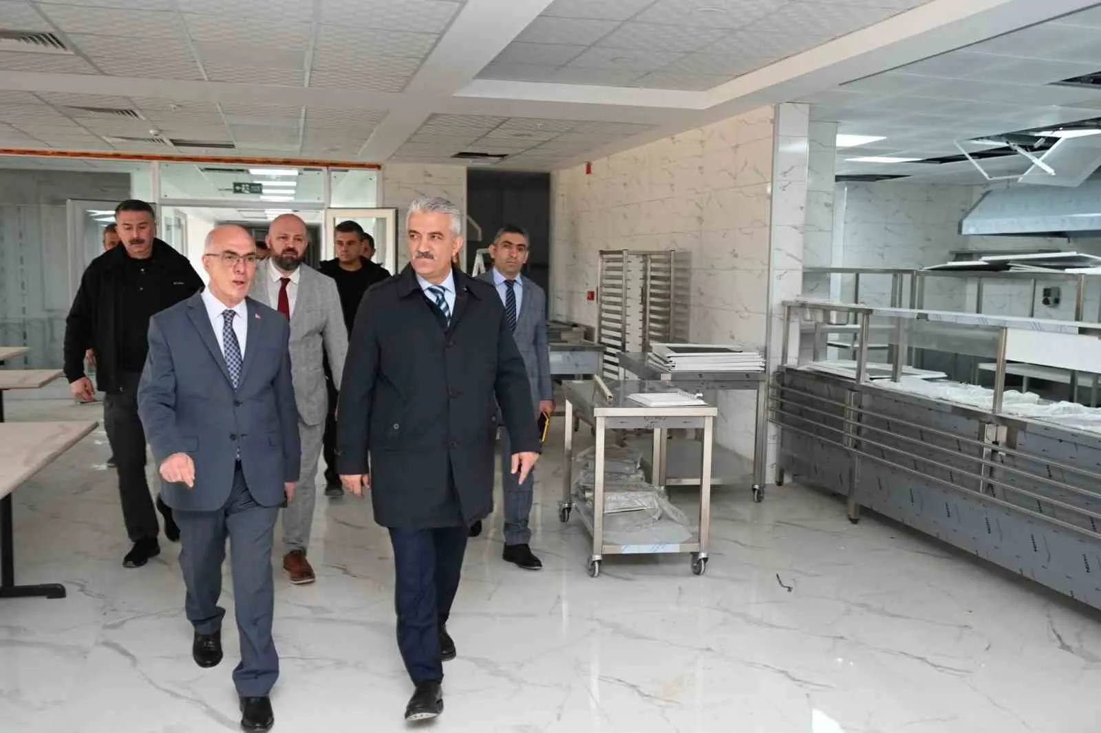 Kırıkkale Valisi Mehmet Makas, yapımı tamamlanan 200 yataklı Diyanet Akademisi