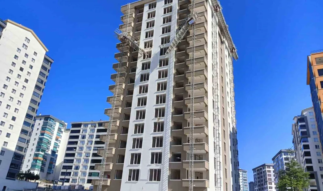 Ankara’da yapımı devam eden 15 katlı apartmanın 12. katındaki yük