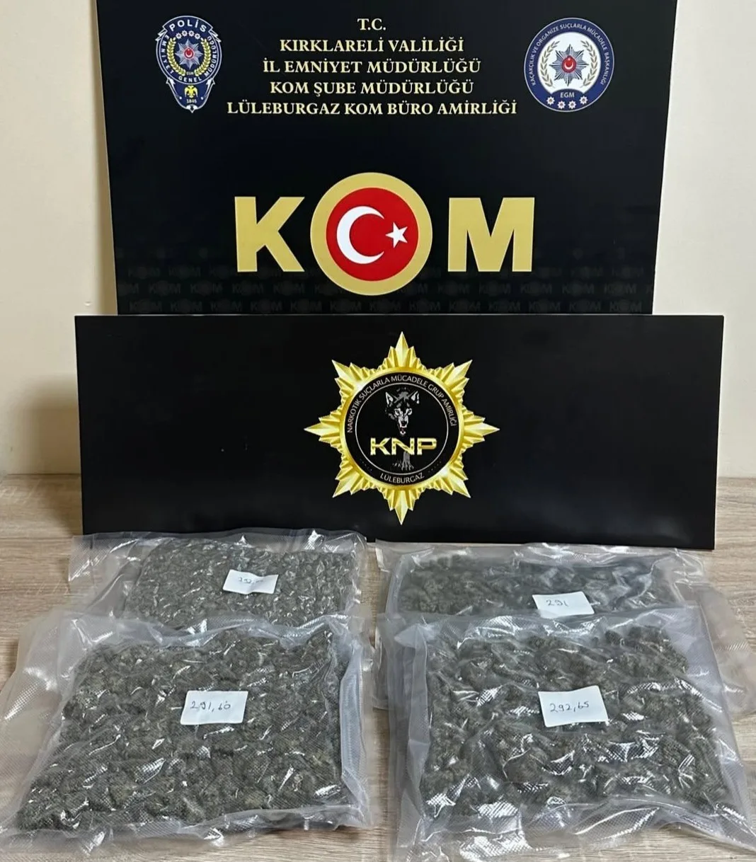 Kırklareli’nin Lüleburgaz ilçesinde durdurulan araçta 1 kilo 170 gram skunk