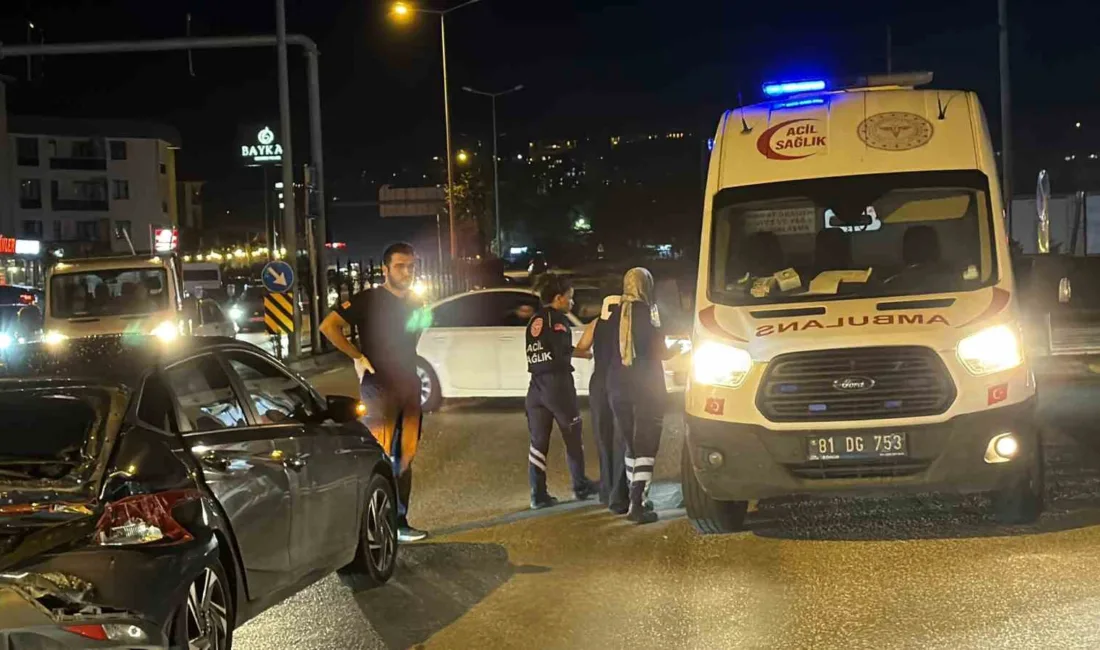 Düzce’de kırmızı ışıkta duran otomobile kamyonun çarptığı kazada 2 kişi