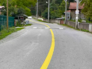 DÜZCE (İHA) – Düzce’de 6 köyde daha yol çizgi çalışmaları