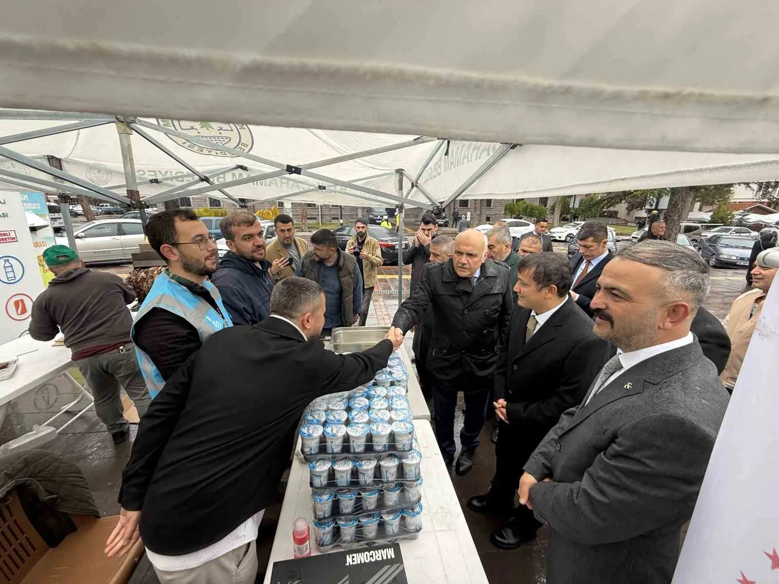 Ankara’nın Kızılcahamam ilçesinde “Kızılcahamam’dan Gazze’ye Kardeşlik Köprüsü” adı altında hayır