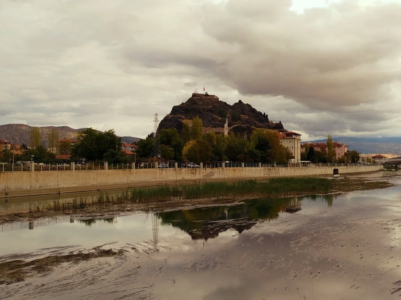 Çorum’un Osmancık ilçesinde Kızılırmak Nehri üzerine inşa edilecek ve ilçenin