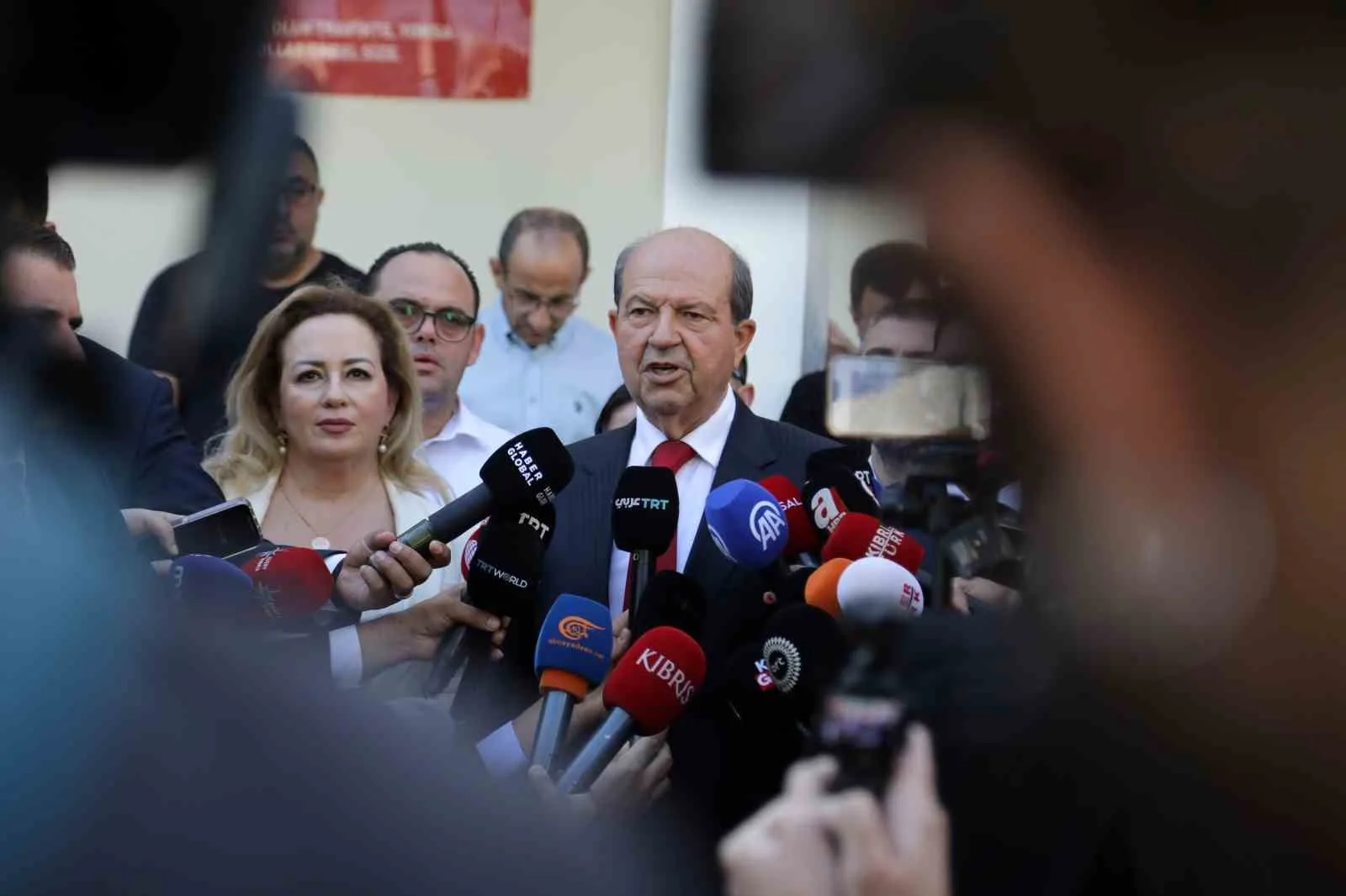 Kuzey Kıbrıs Türk Cumhuriyeti (KKTC) Cumhurbaşkanı Ersin Tatar, cumhurbaşkanlığı seçiminin