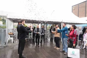 Uluslararası 15. Kocaeli Kitap Fuarı’nın 1 milyonuncu ziyaretçisi olan Fuat