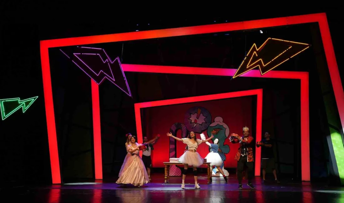 Kocaeli Şehir Tiyatroları, prömiyerler, turneler ve ödüllü oyunlardan oluşan yeni