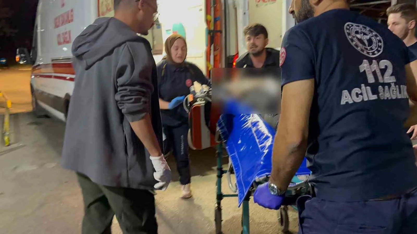 Adıyaman’ın Kahta ilçesinde kocası tarafından silahla vurulan genç kadın ağır