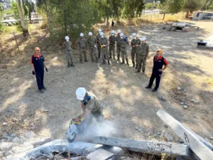AFAD ekipleri, askeri personelin afetlere hızlı ve etkili şekilde müdahale