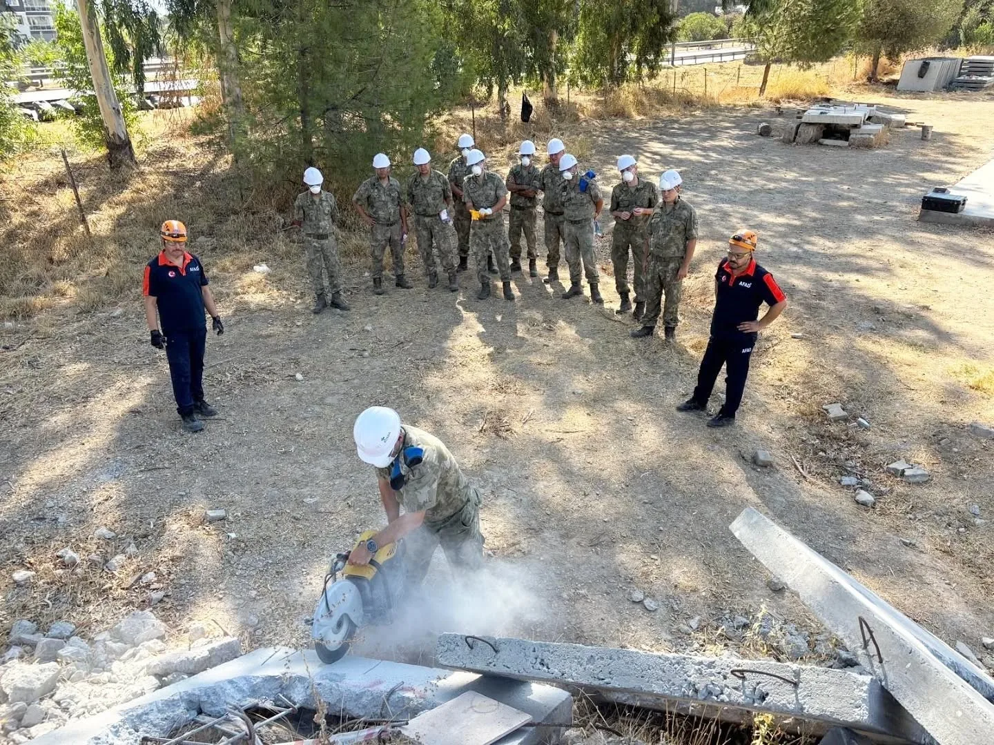 AFAD ekipleri, askeri personelin afetlere hızlı ve etkili şekilde müdahale