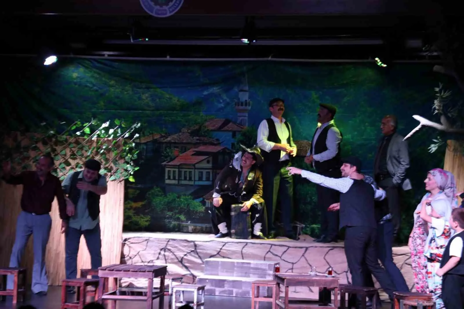 İnegöl Belediyesi Şehir Tiyatrosunun Mayıs ayında ilk kez sahnelediği ve