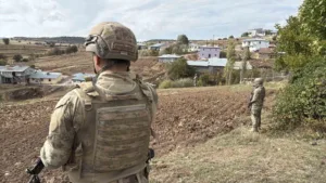 Sivas’ta arazi anlaşmazlığı nedeniyle tabancayla komşusunu öldüren ve olay yerinden