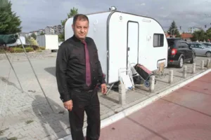 Konya’nın Beyşehir ilçesinde karavanda yaşayan ve kendisinden yaklaşık 10 gündür