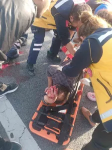 Afyonkarahisar’da aniden önüne çıkan sokak köpeğine çarpmamak için manevra yapan