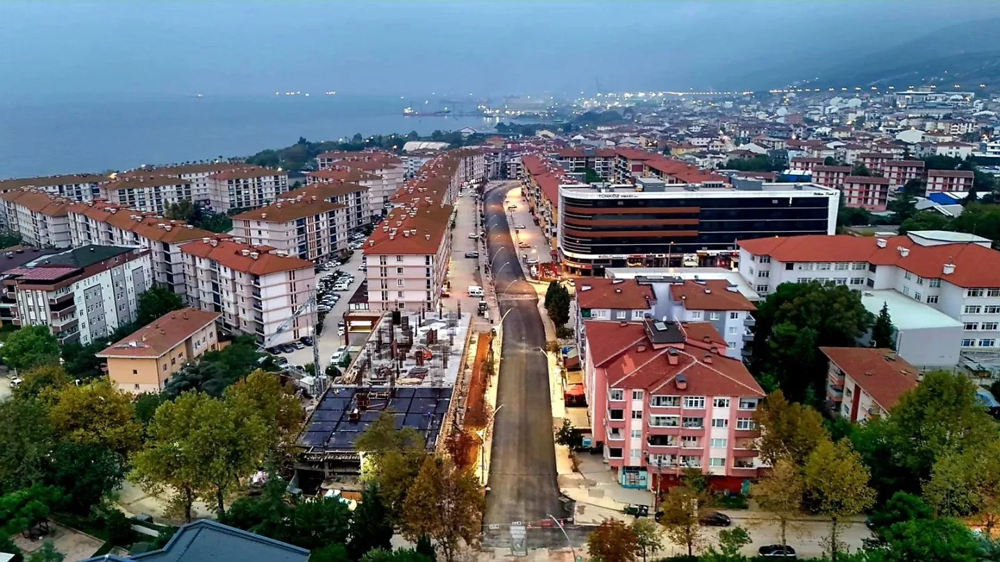 Körfez ilçesi Mimar Sinan Mahallesi Mehmet Akif Ersoy Caddesi’nde altyapı