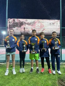 Osmangazi Belediyespor Tenis Takımı sporcuları, 29 Ekim Cumhuriyet Kupası Turnuvası’nda