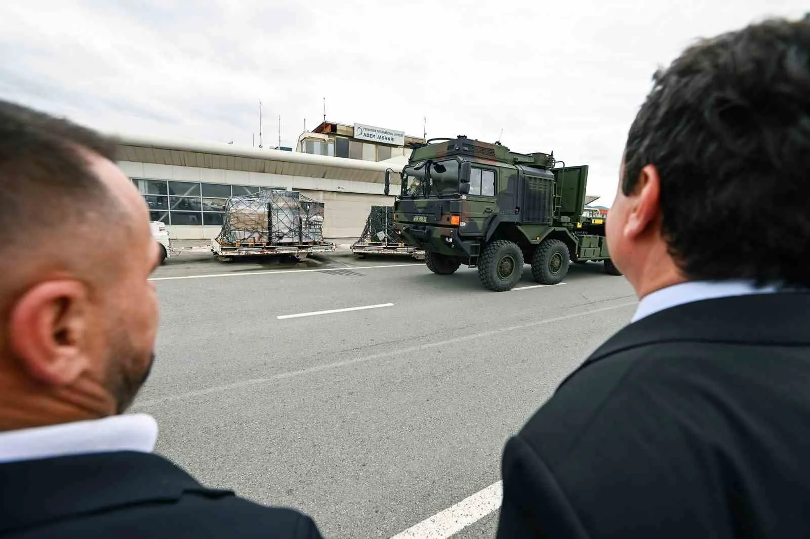 Kosova Geçici Başbakanı Albin Kurti, binlerce Türk üretimi Skydagger kamikaze