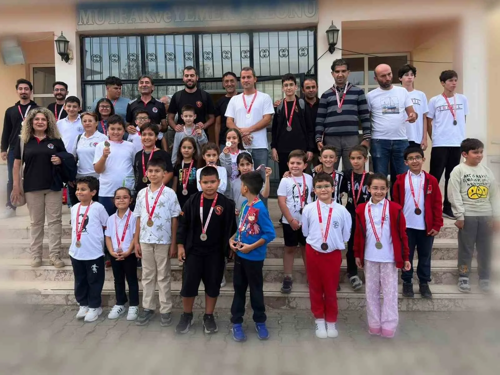 Muğla’nın Köyceğiz ilçesinde “29 Ekim Cumhuriyet Bayramı Satranç Turnuvası” düzenlendi.