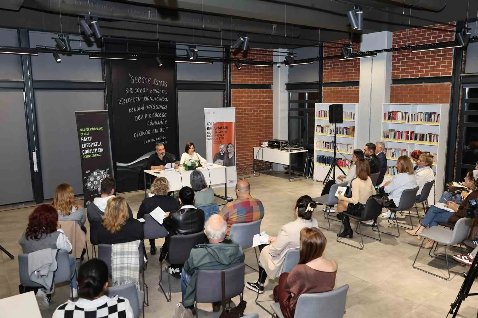 Nilüfer Belediyesi’nin düzenlediği Koza Buluşmaları’nın konuğu olan ödüllü yazar Sibel