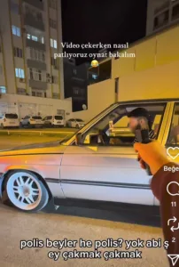 Adana’nın Kozan ilçesinde trafikte seyir halindeyken elindeki oyuncak silahla arkadaşını