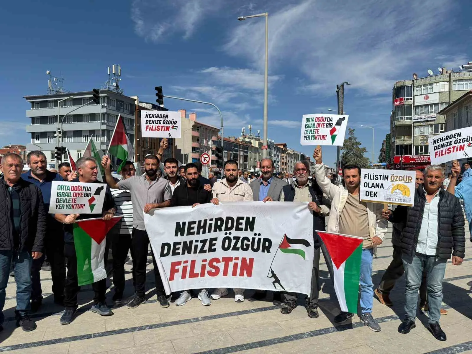 Konya’nın Kulu ilçesinde, Gazze’ye insani yardım ulaştırmak için yola çıkan