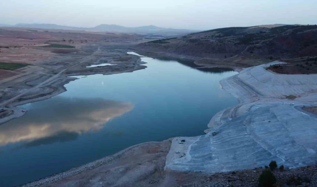 Yozgat’ın Boğazlıyan ilçesine bağlı Uzunlu beldesinde bulunan Uzunlu Barajı, kuraklık