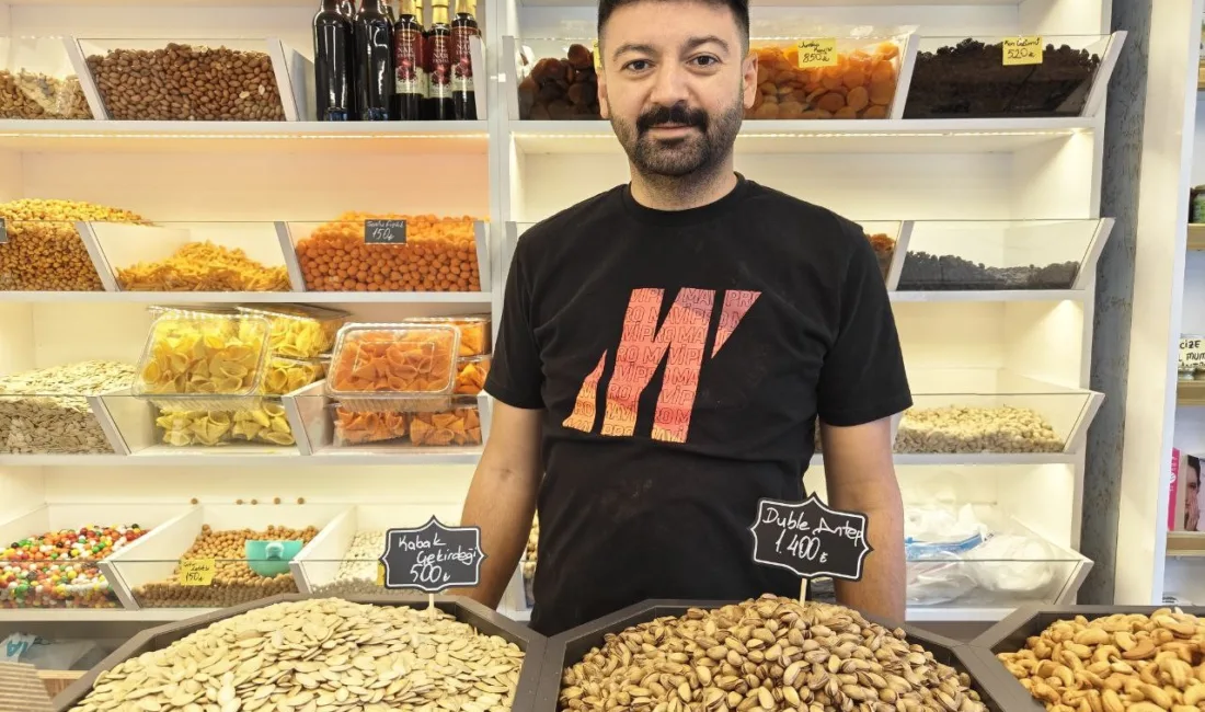 Kayseri’de 20 yıldır kuruyemişçilik yapan Arif Cankı, kuruyemiş fiyatlarının yükselişinin