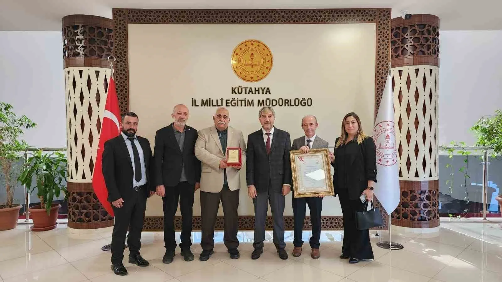 Kütahya İl Milli Eğitim Müdürlüğüne, Türk Kızılay Derneği tarafından, kan