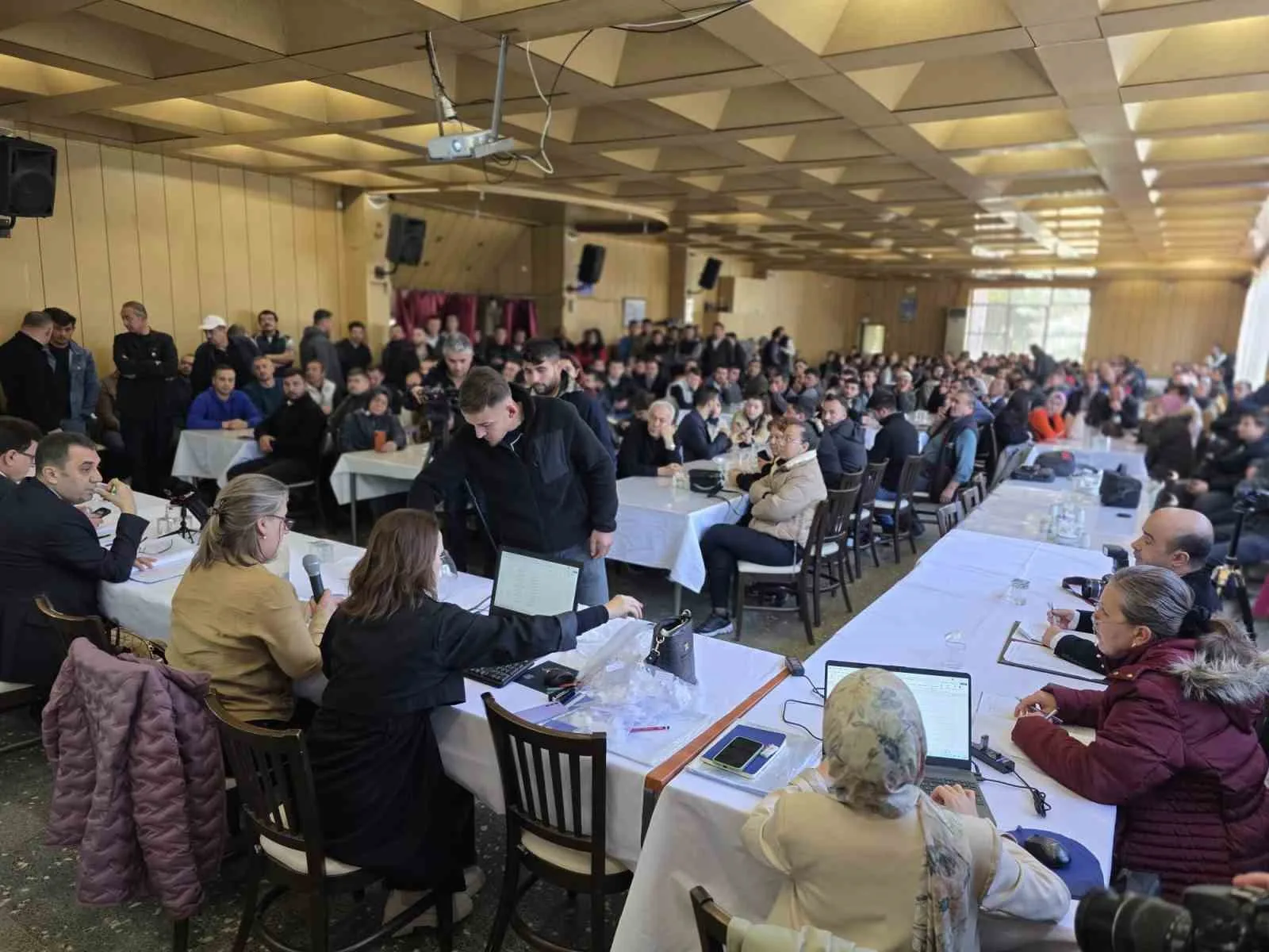 Kütahya İl Özel İdaresi’nin daimi işçi alımı kapsamında noter huzurunda