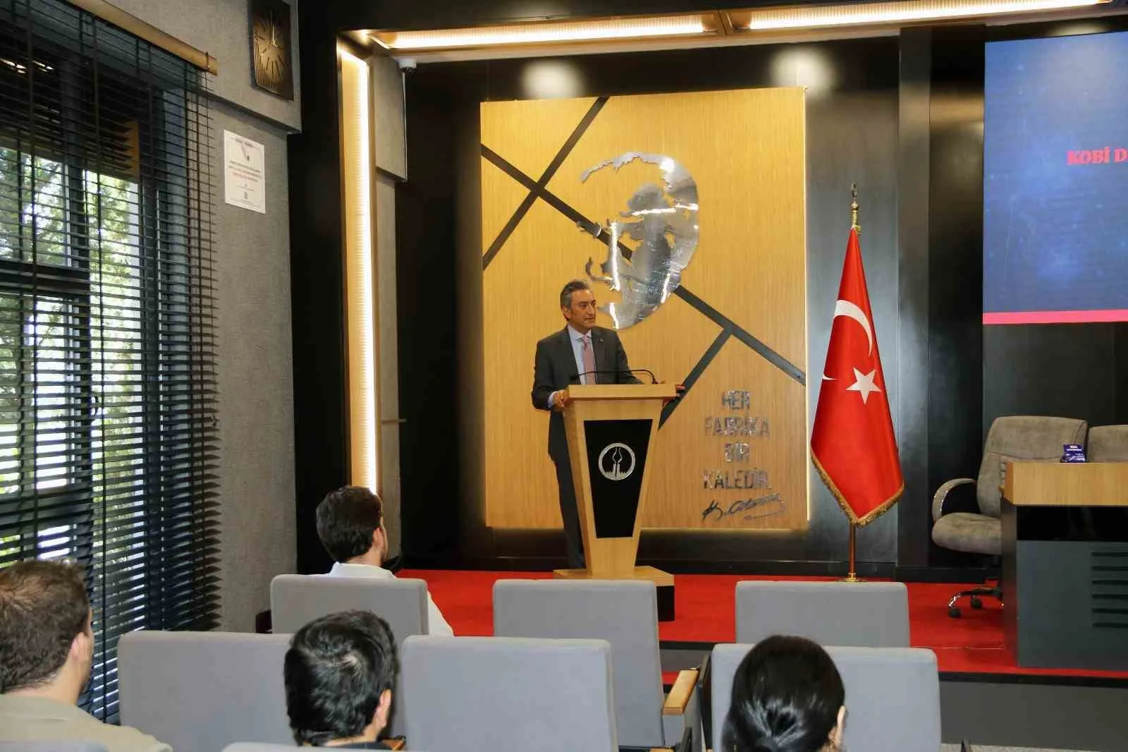 Kütahya Organize Sanayi Bölgesi’nde (OSB) sanayi kuruluşlarını dijital dönüşüm sürecine
