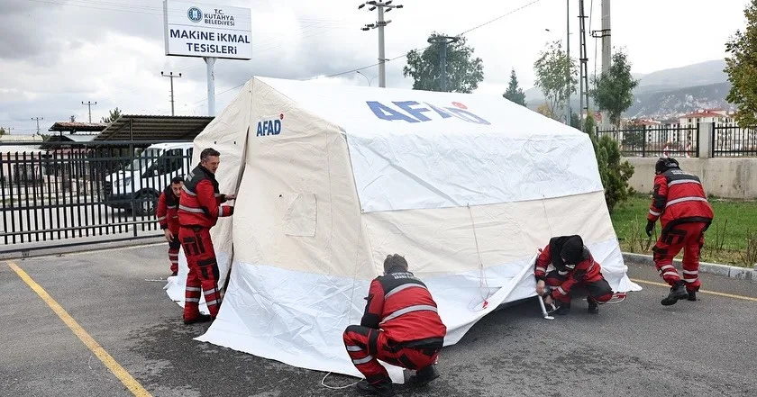 Kütahya Valiliği koordinesinde, İl Afet ve Acil Durum Müdürlüğü (AFAD)