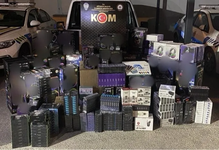 Kütahya’da Kaçakçılık ve Organize Suçlarla Mücadele Şube Müdürlüğü ekiplerince Simav