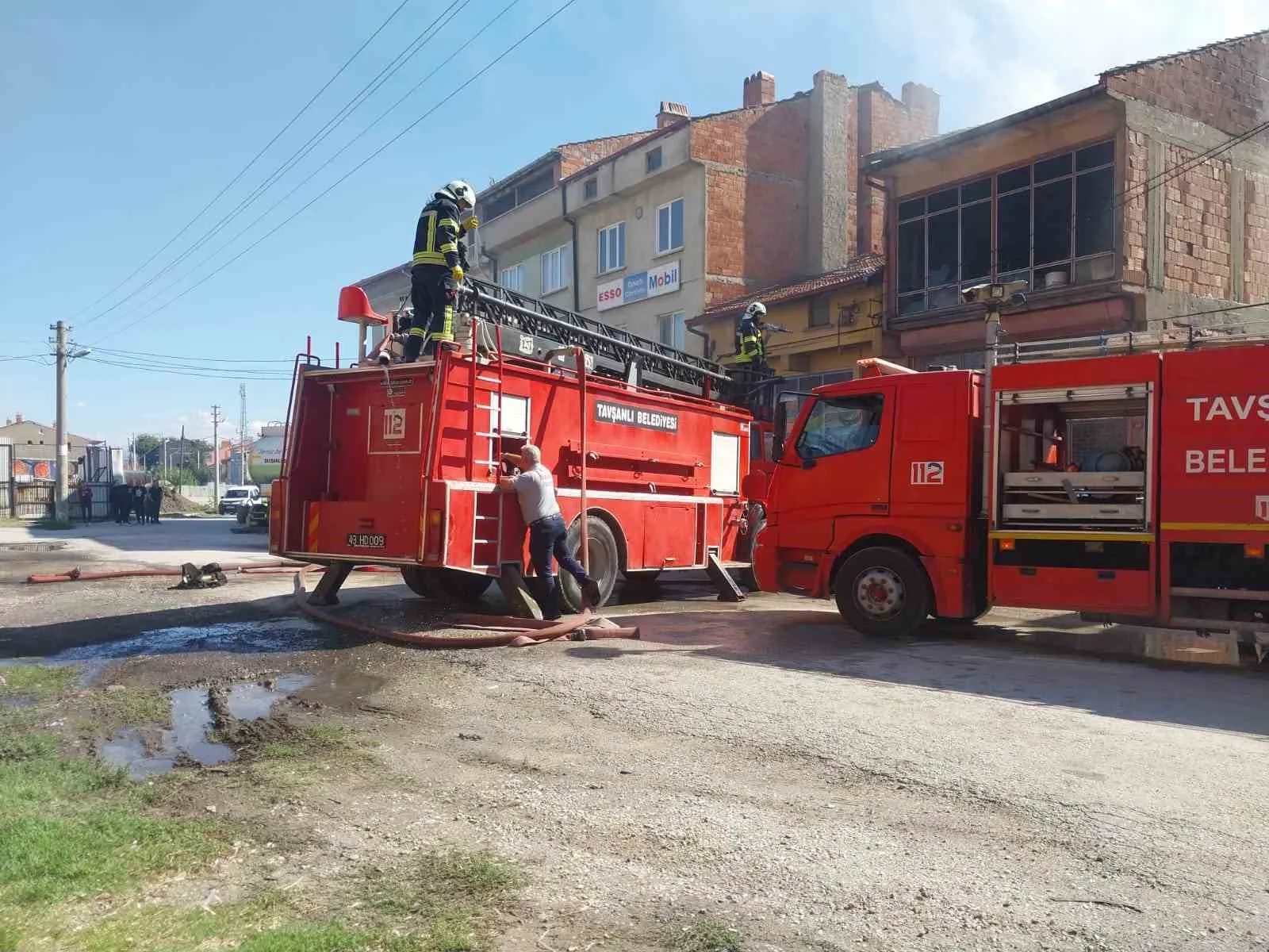 Kütahya’nın Tavşanlı ilçesinde eski sanayi sitesinde bulunan bir iş yerinde